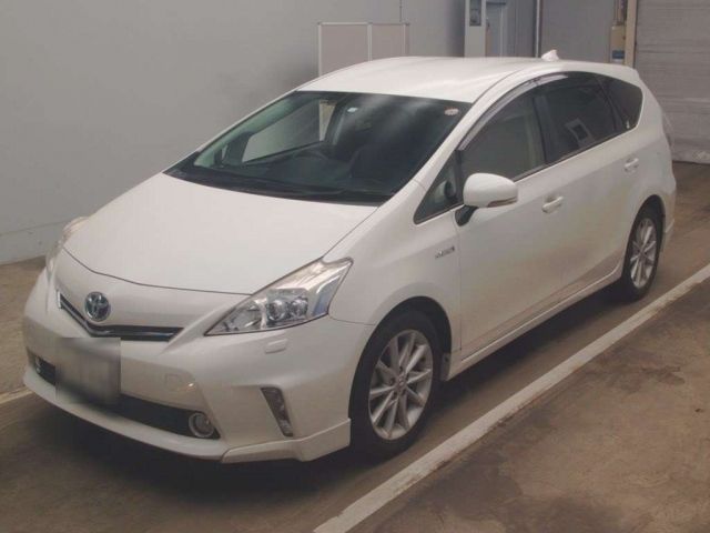 4081 Toyota Prius alpha ZVW41W 2012 г. (TAA Kantou)